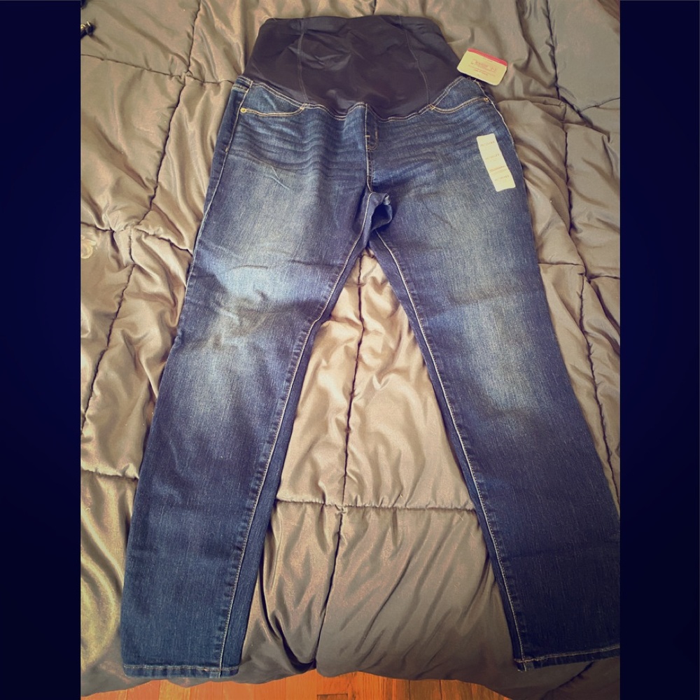 NWT Maternity  jeans!